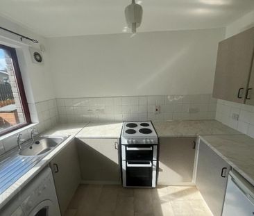 37 Hill Street, Lisburn, BT28 1YE - Photo 3