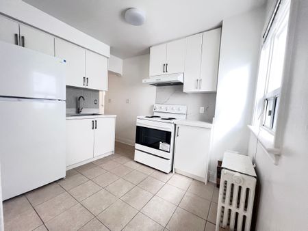 For Lease - 970 Briar Hill Avenue, Toronto, Ontario - Photo 4