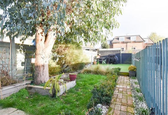 2 bedroom terraced house to rent - Photo 1