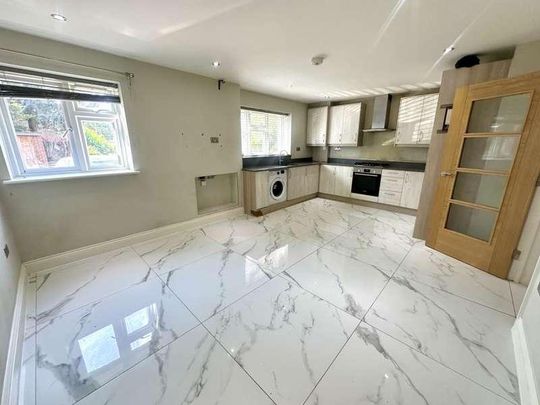 Mortimer House, Southbourne Gardens, Ruislip, HA4 - Photo 1