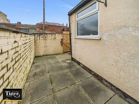 Camden Road, Blackpool, FY3 - Photo 2