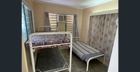 Fully Self Contained Beach Rental - Photo 2