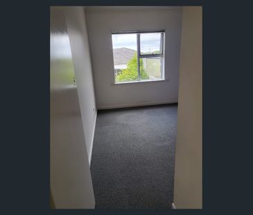 3 Bed, Premium location, Stunning Views - Photo 3