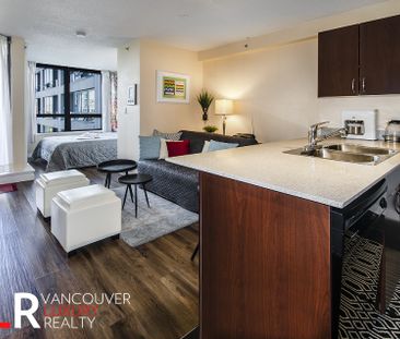Condo in Downtown Vancouver, BC - Photo 3