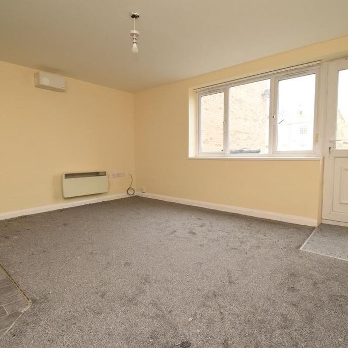 Lees Hall Road, Dewsbury - Photo 1