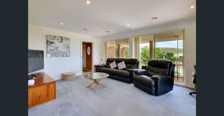Spacious Family Home with Stunning Views & Separate Downstairs Living - Photo 5
