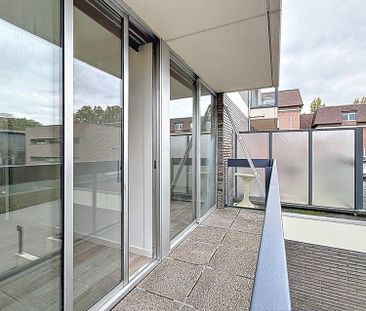 Ruim appartement met 2 slaapkamers en garage - Photo 3