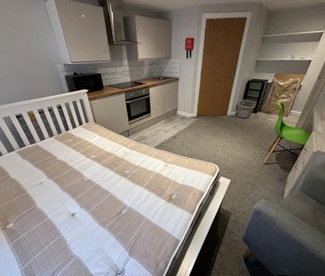 Studio to rent - Photo 2