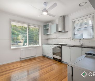 Comfortable 3 -Bedroom Home in a Convenient Setting - Photo 3