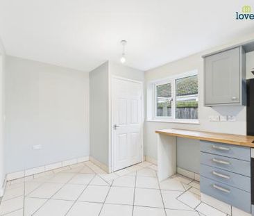 2 bedroom Detached bungalow To Let - Photo 5