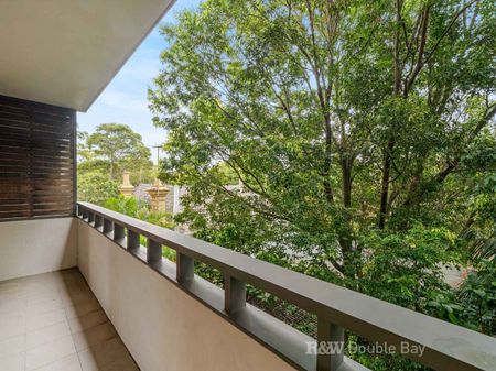 Quiet Modern Apartment with Lock-up Garage - Photo 3