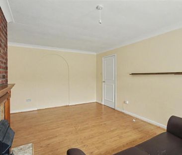 4 bedroom semi-detached house to rent - Photo 1