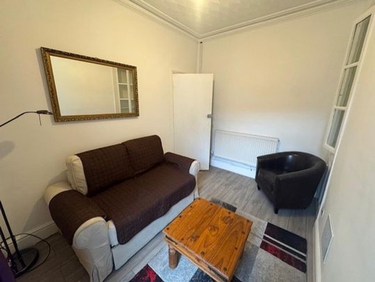 4 bedroom terraced house to rent - Photo 1