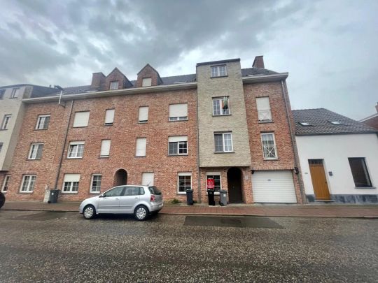 Gezellig appartement met één slaapkamer en autostaanplaats te Geel! - Photo 1