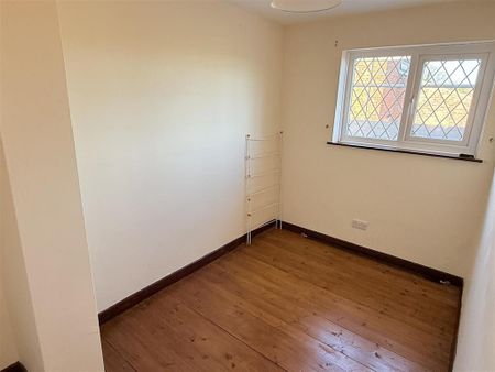 2 bedroom end of terrace house to rent - Photo 3