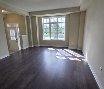 For Lease - 39 Beechborough Crescent, East Gwillimbury, Ontario - Photo 2