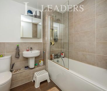 2 bedroom flat to rent - Photo 6