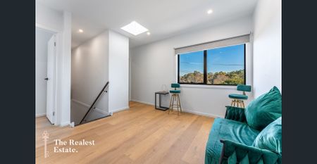 Modern Elegance and Practical Design for Contemporary Living - Photo 4