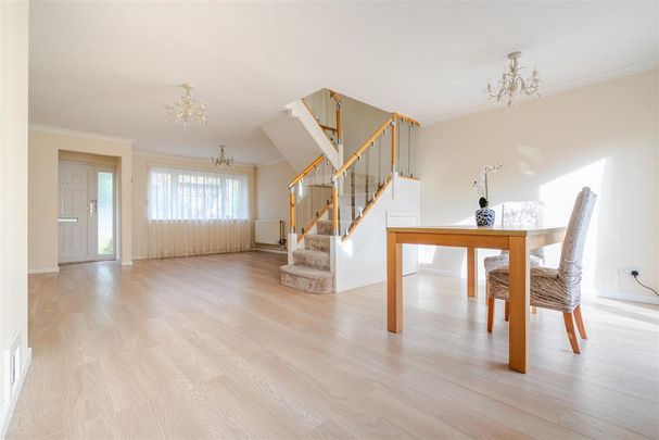 3 bedroom semi-detached house to rent - Photo 1