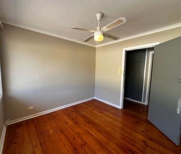 Three bedroom home - Photo 4