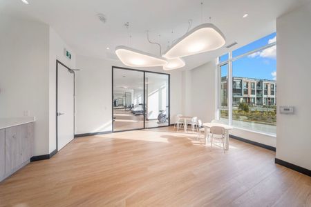 For Lease - 6 David Eyer Road Unit# 314, Richmond Hill, Ontario - Photo 2