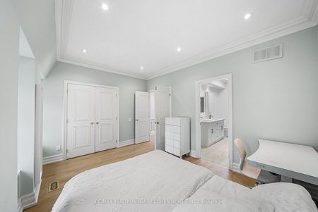 For Lease - 121 Davenport Road, Toronto, Ontario - Photo 4