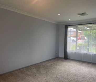 Welcome to Your New Home in the Heart of Georges Hall - Photo 3