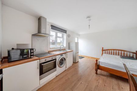 Studio to rent - Photo 4