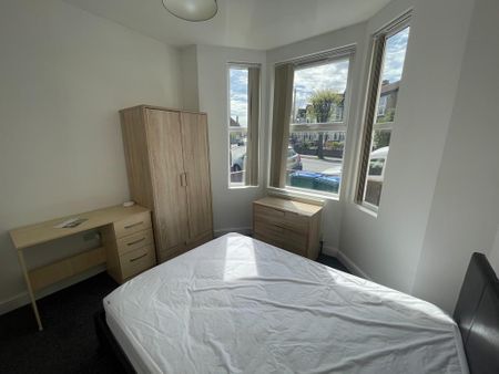 1 bedroom in a house share to rent - Photo 4