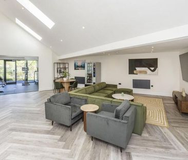 1 bedroom in a flat share to rent - Photo 1