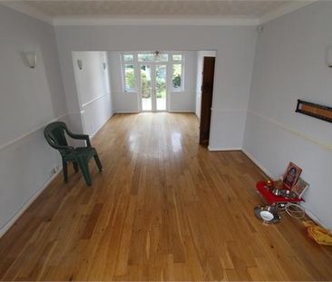 4 bedroom semi-detached house to rent - Photo 3