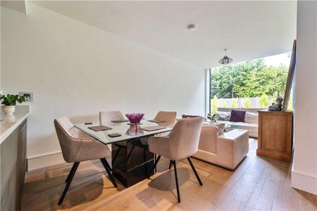 4 bedroom semi-detached house to rent - Photo 4