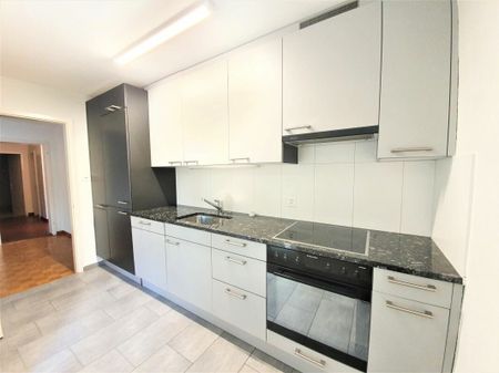 Das kann Ihnen gehören - supertolle Wohnung mit renovierter Küche, renoviertem Bad und herrlichem Balkon - Photo 3