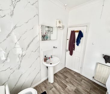 Walford Mount, Leeds - Photo 2