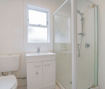 Three Bedroom Home - Photo 4