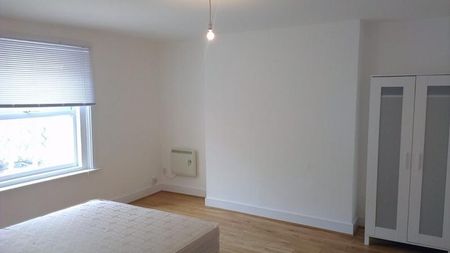 2 bedroom property to rent - Photo 3