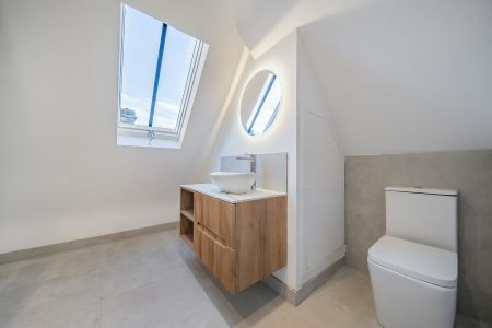 St Andrews Square, Surbiton - 3 bedrooms Property for lettings - Seymours - Photo 2