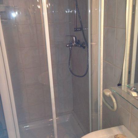 STUDIO CALME AVEC GRANDE TERRASSE – SECTEUR LA TIMONE - Photo 3