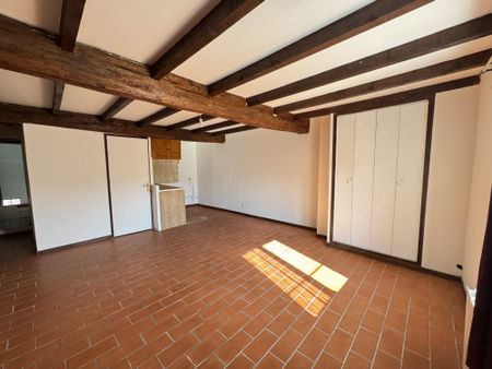 Location Appartement 1 pièce 31m² TOURVES 83170 - Photo 3