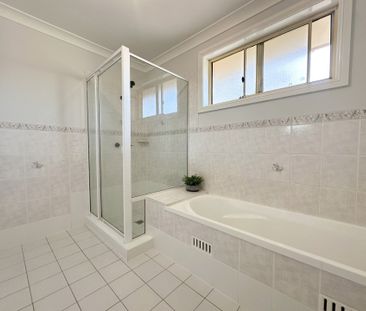 Sun-drenched 3 Bedroom Townhouse Living | Close to Amenities - Photo 4