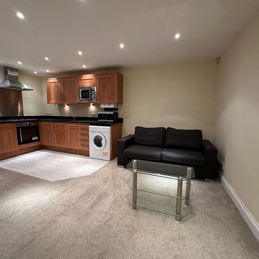 1 Bed Flat, Old Station Way, SW4 - Photo 1
