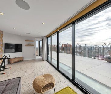 4 bedroom flat to rent - Photo 2