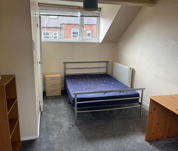 4 bedroom terraced house to rent - Photo 1