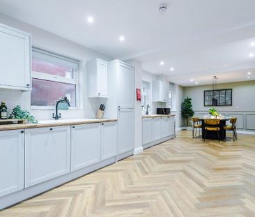 1 bedroom in a house share to rent - Photo 3