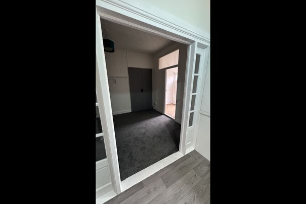 4 Bed Terraced House, Grosvenor Road, E10 - Photo 1