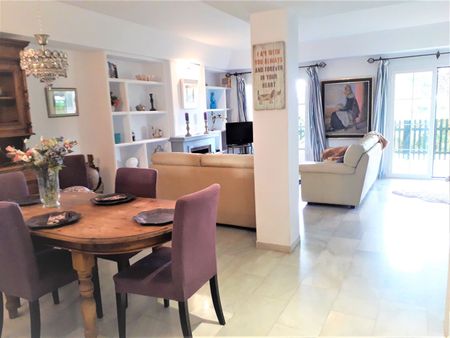 Semi-Detached House in New Golden Mile - Photo 4