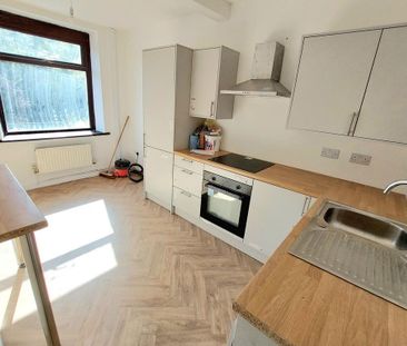 2 bedroom end of terrace house to rent - Photo 6