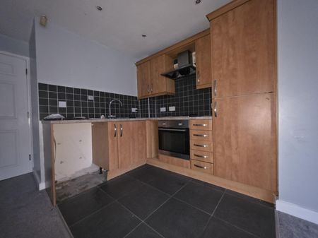 2 bedroom flat to rent - Photo 4