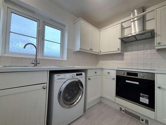 Amherst Place, Ryde, PO33 - Photo 1