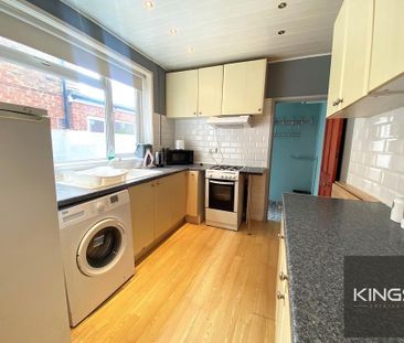 4 bedroom terraced house to rent - Photo 6